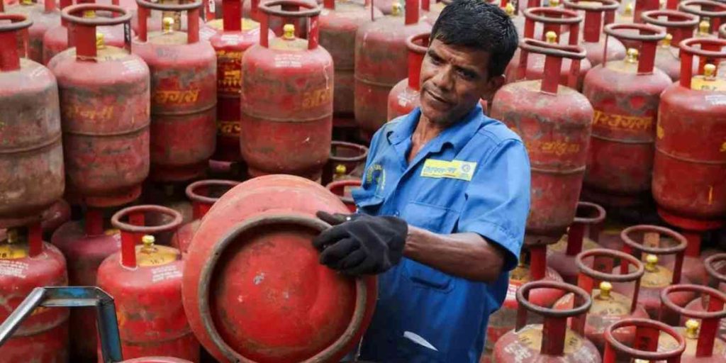 LPG Cylinder New Sizes Introduced: Smaller Cooking Gas Cylinders to ...