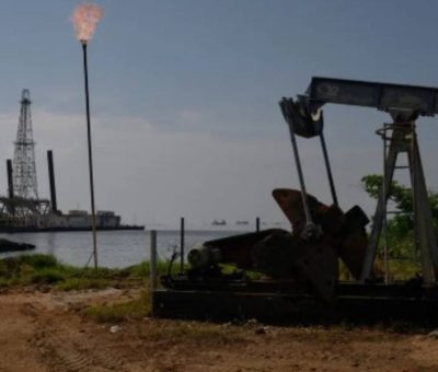 Crude Oil Price Surge Update: Key Drivers Behind Brent and WTI Gains Amid Hormuz Tensions