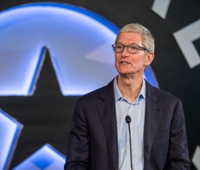 Strategic Shift: Apple CEO Successor Tim Cook Names John Ternus, Stock Sees Positive Reaction