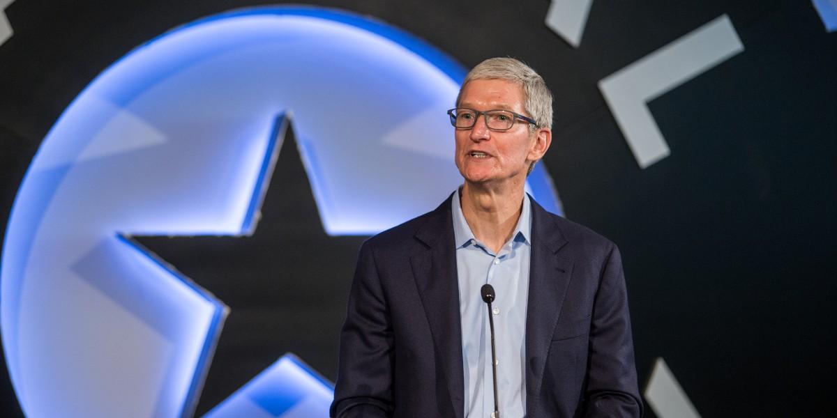 Strategic Shift: Apple CEO Successor Tim Cook Names John Ternus, Stock Sees Positive Reaction
